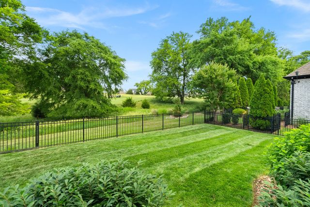 1606 Boardwalk Pl, Gallatin, TN 37066