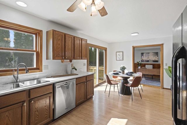 725 HARRISON AVENUE, Omro, WI 54963