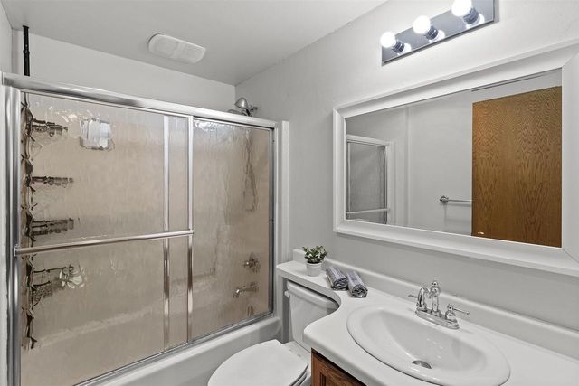 725 HARRISON AVENUE, Omro, WI 54963