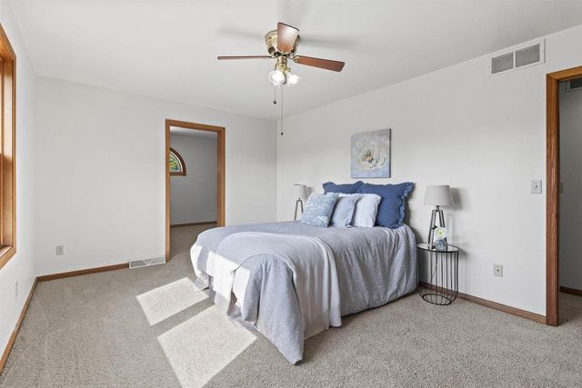 725 HARRISON AVENUE, Omro, WI 54963