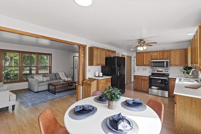 725 HARRISON AVENUE, Omro, WI 54963