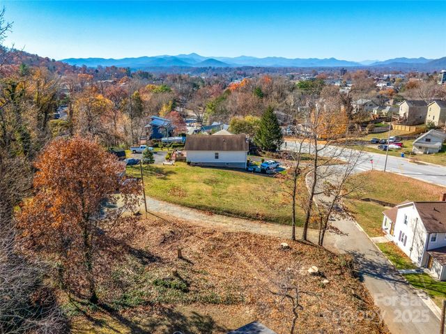 225 S Beaumont Street, Asheville, NC 28801