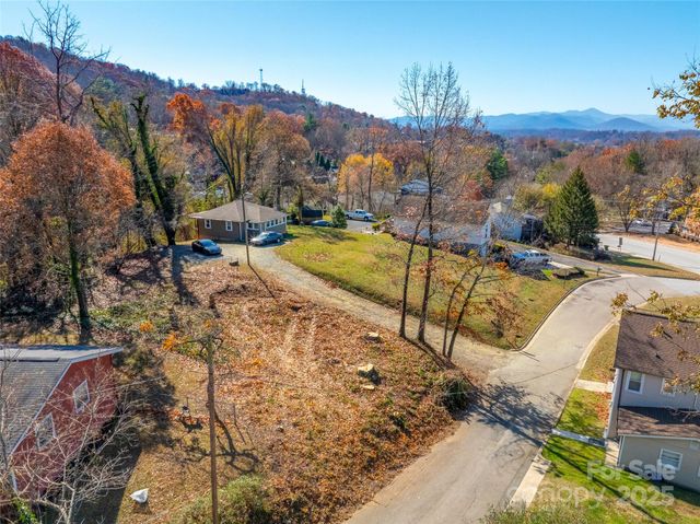 225 S Beaumont Street, Asheville, NC 28801