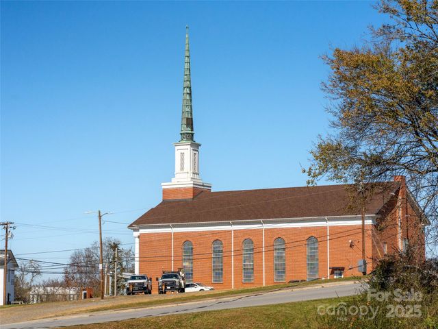 225 S Beaumont Street, Asheville, NC 28801