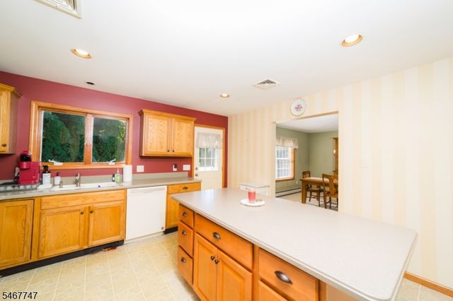 33 Budd St, Roxbury Twp., NJ 07847