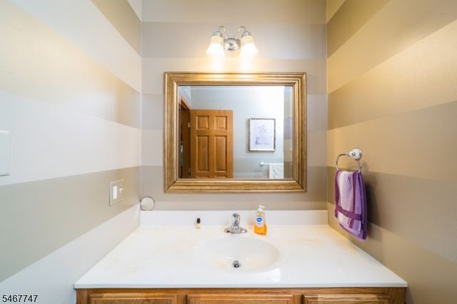 33 Budd St, Roxbury Twp., NJ 07847