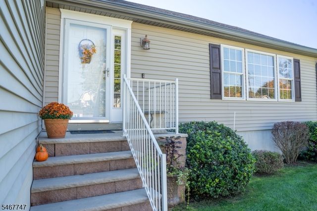 33 Budd St, Roxbury Twp., NJ 07847