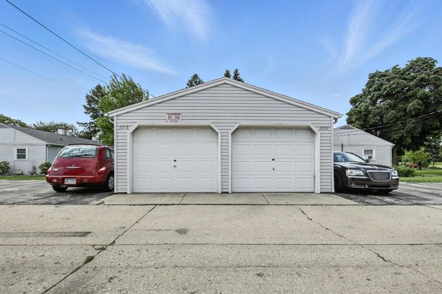 2318 W Howard AVENUE, Milwaukee, WI 53221