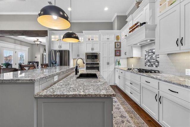 1405 Kensington Lane, Raymore, MO 64083