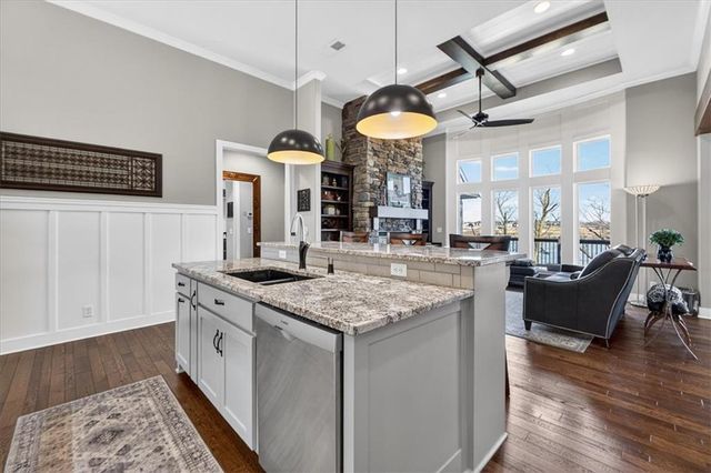 1405 Kensington Lane, Raymore, MO 64083