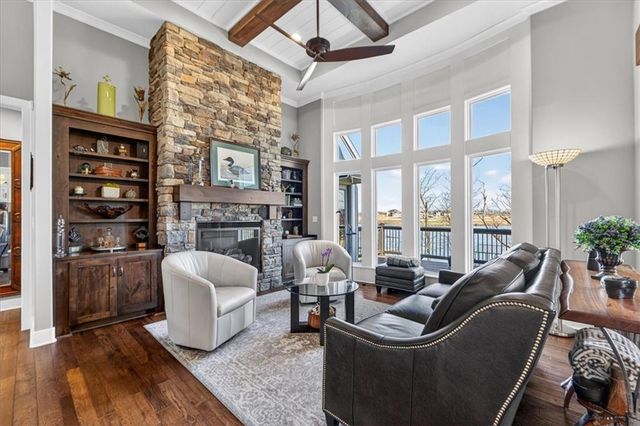 1405 Kensington Lane, Raymore, MO 64083