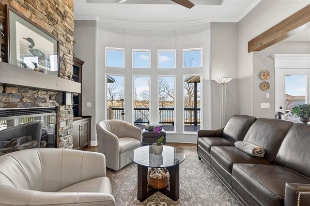 1405 Kensington Lane, Raymore, MO 64083