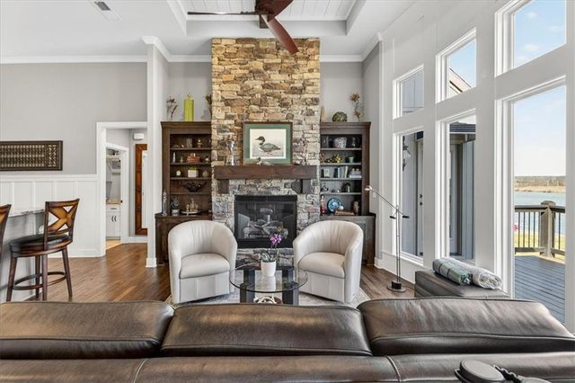 1405 Kensington Lane, Raymore, MO 64083