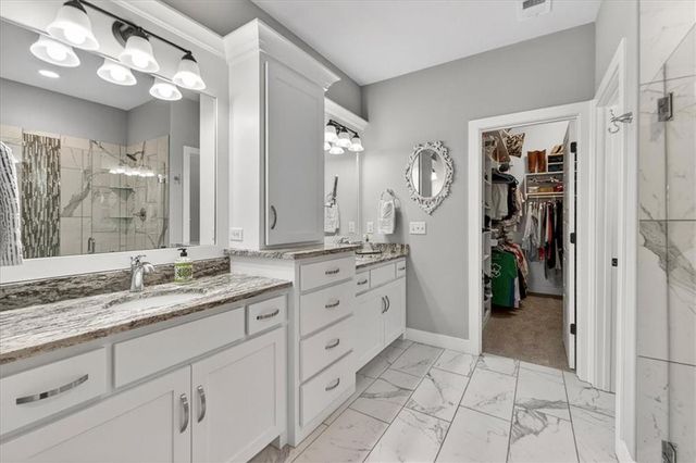 1405 Kensington Lane, Raymore, MO 64083