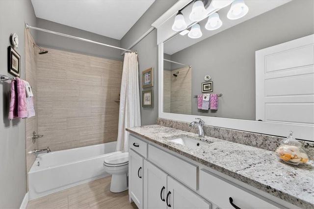 1405 Kensington Lane, Raymore, MO 64083