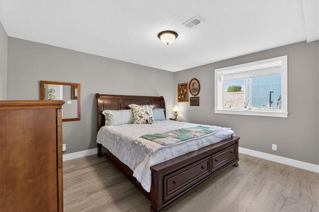 1405 Kensington Lane, Raymore, MO 64083