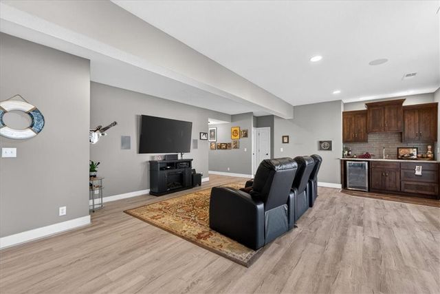 1405 Kensington Lane, Raymore, MO 64083