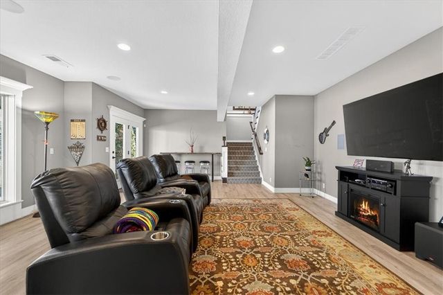 1405 Kensington Lane, Raymore, MO 64083