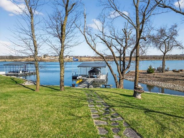 1405 Kensington Lane, Raymore, MO 64083