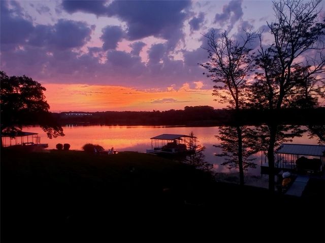 1405 Kensington Lane, Raymore, MO 64083