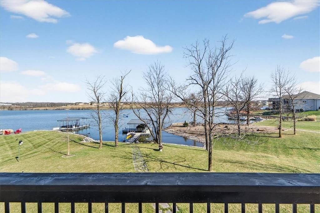 1405 Kensington Lane, Raymore, MO 64083