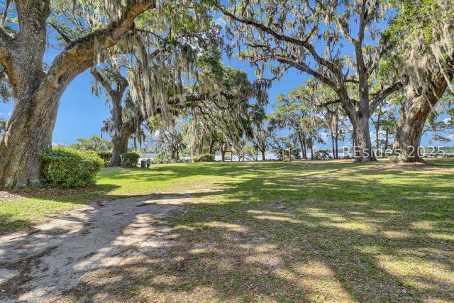 126 Bull Point Dr, Seabrook, SC 29940