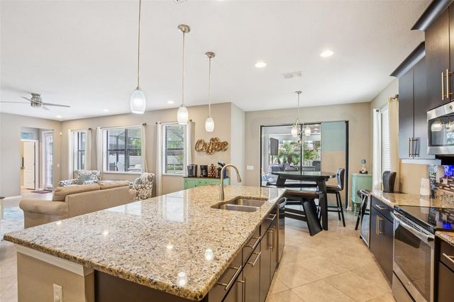 210 DAKOTA HILL DRIVE, Seffner, FL 33584