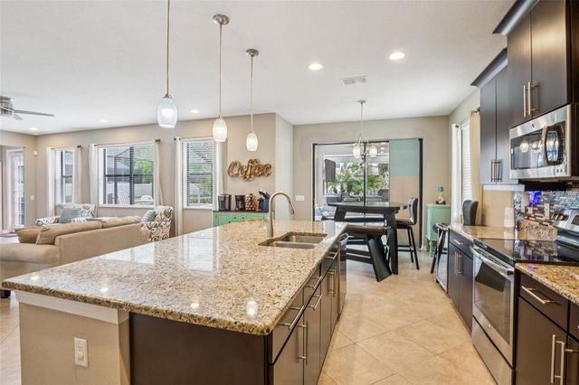 210 DAKOTA HILL DRIVE, Seffner, FL 33584