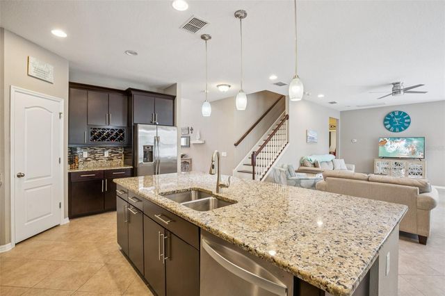 210 DAKOTA HILL DRIVE, Seffner, FL 33584