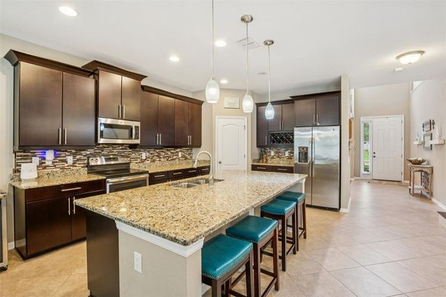 210 DAKOTA HILL DRIVE, Seffner, FL 33584