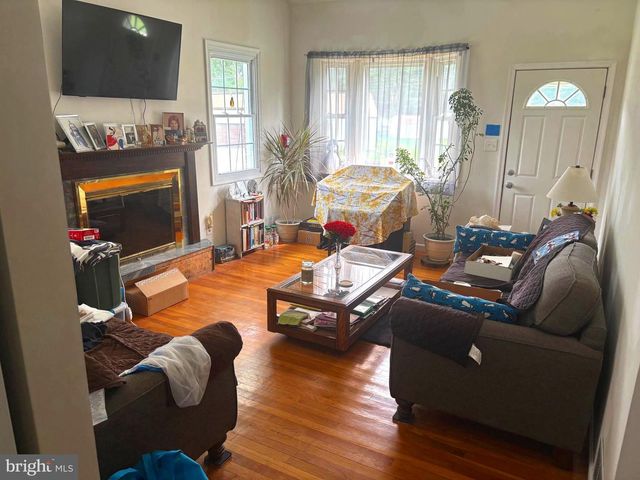 2116 TURKEY POINT RD, Baltimore, MD 21221