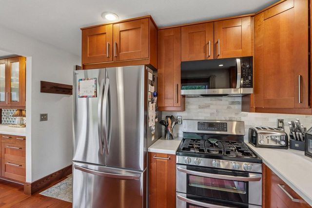 9916 W Grantosa DRIVE, Wauwatosa, WI 53222