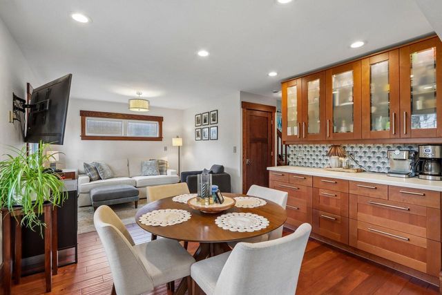 9916 W Grantosa DRIVE, Wauwatosa, WI 53222