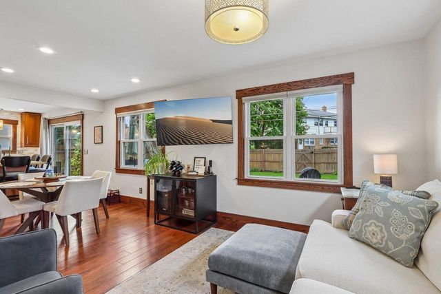 9916 W Grantosa DRIVE, Wauwatosa, WI 53222