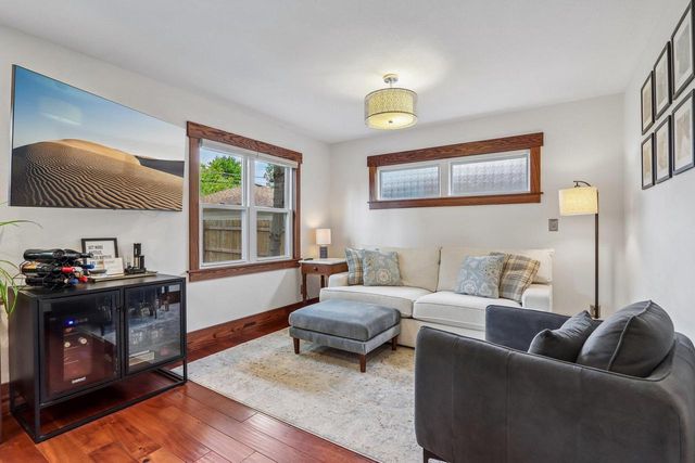 9916 W Grantosa DRIVE, Wauwatosa, WI 53222