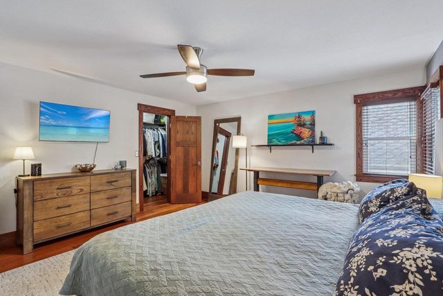 9916 W Grantosa DRIVE, Wauwatosa, WI 53222