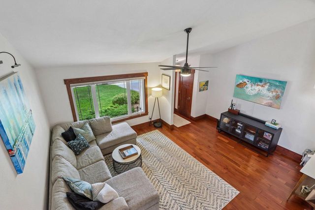 9916 W Grantosa DRIVE, Wauwatosa, WI 53222