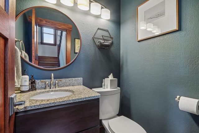 9916 W Grantosa DRIVE, Wauwatosa, WI 53222