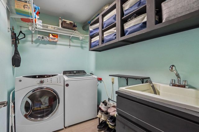 9916 W Grantosa DRIVE, Wauwatosa, WI 53222