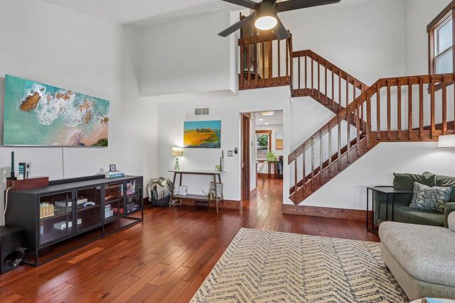 9916 W Grantosa DRIVE, Wauwatosa, WI 53222