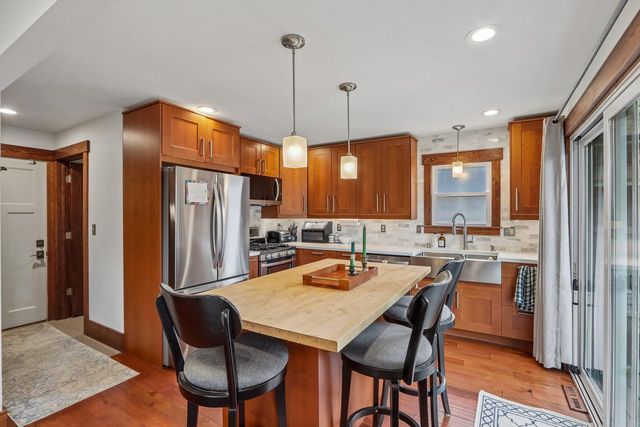 9916 W Grantosa DRIVE, Wauwatosa, WI 53222