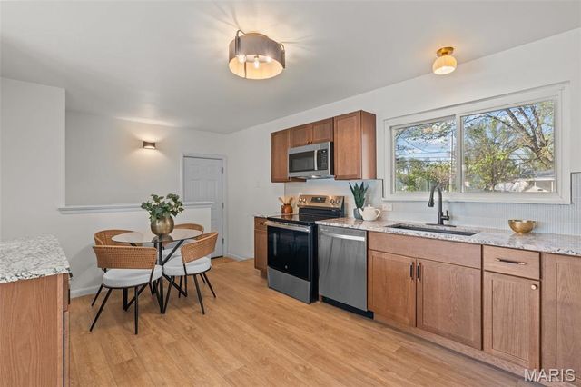 1065 Keeven Lane, Florissant, MO 63031