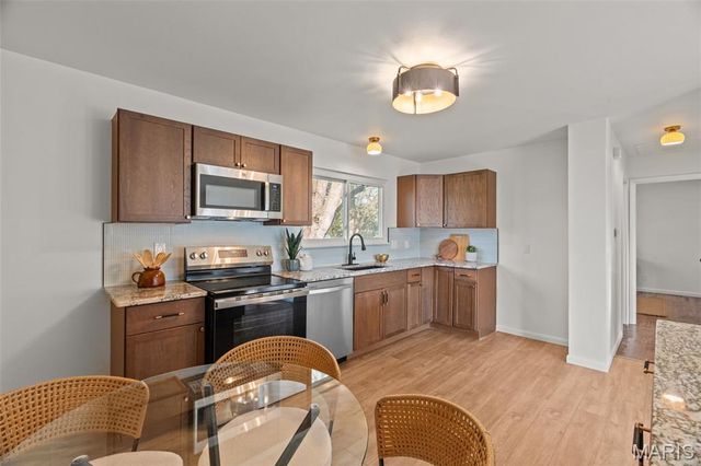 1065 Keeven Lane, Florissant, MO 63031