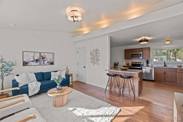 1065 Keeven Lane, Florissant, MO 63031