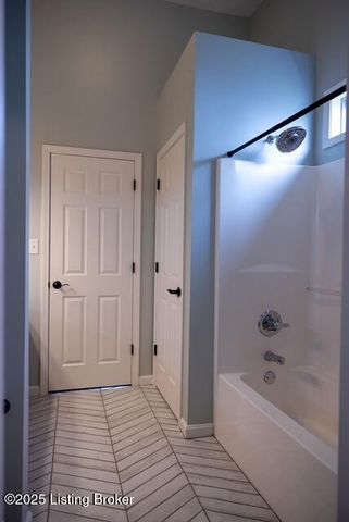 9717 Long Rifle Ln, Louisville, KY 40291