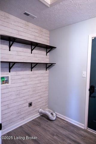 9717 Long Rifle Ln, Louisville, KY 40291