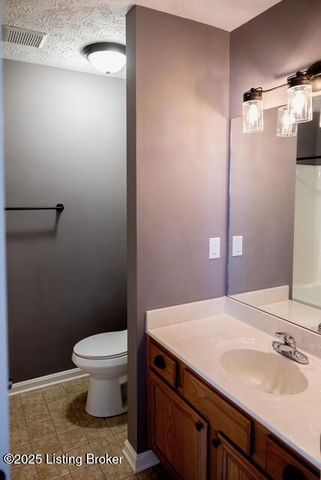 9717 Long Rifle Ln, Louisville, KY 40291