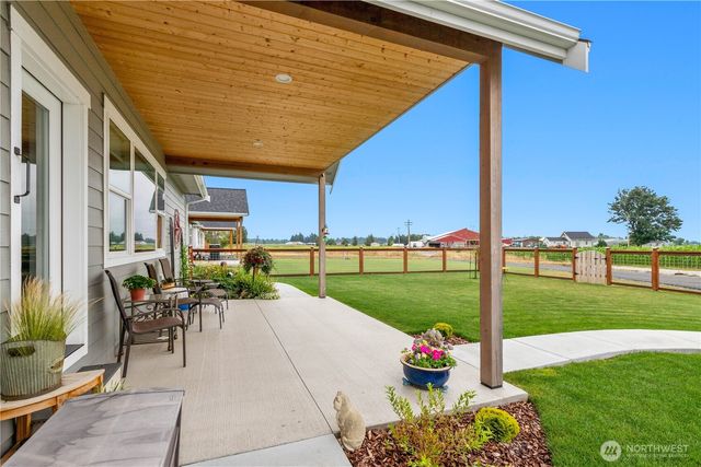 2068 Bowfin Way, Lynden, WA 98264
