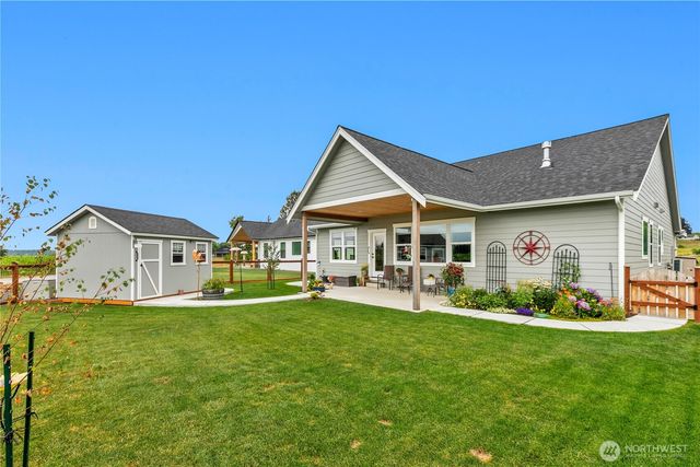2068 Bowfin Way, Lynden, WA 98264