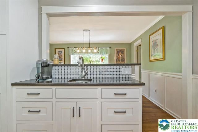 1553 Surrey Road, Bethlehem City, PA 18015